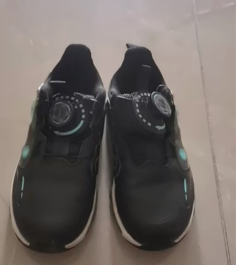 安踏男童鞋。内长185cm。我懒，不提供洗干净服务 感兴趣的...