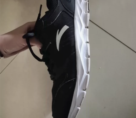 安踏  39码运动鞋，这双平时都不穿 感兴...