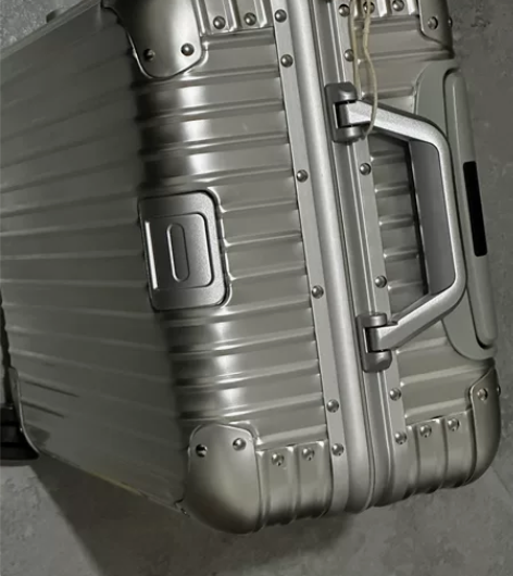 网易严选全铝镁合金箱子 新的没用过 包邮...