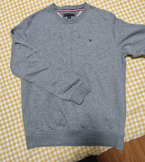 汤米男士卫衣，几乎全新，适合身高170体重...