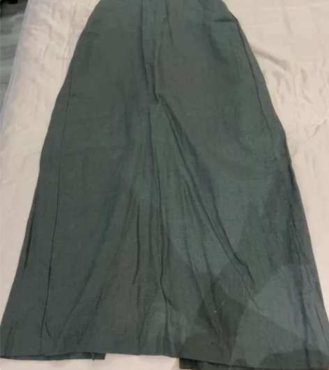 亚麻中裙，韩国代购 感兴趣的话点“我想要”...