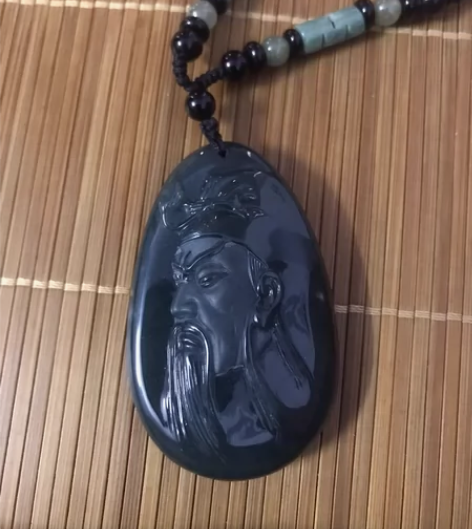 玉雕关公翡翠，喜欢的来聊 感兴趣的话点“我...