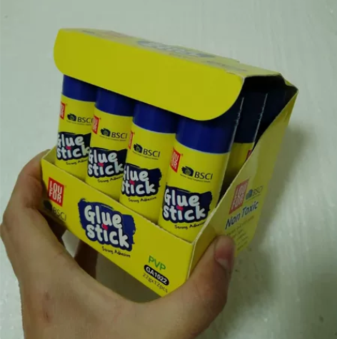 家里做外贸剩下的固体胶。21克一盒12支，...