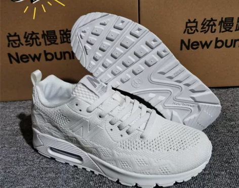 全新时尚潮流女士慢跑鞋,小白鞋,鞋码35,...