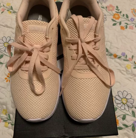 150包邮 阿迪达斯女士运动鞋 尺码38....