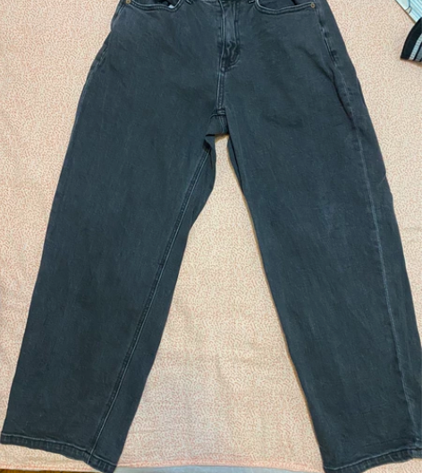 锥形牛仔裤，黑色，腰围66，臀围90多，裤...