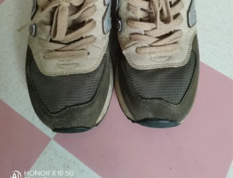 男鞋新百伦实体店入手 实体店当时两双699...