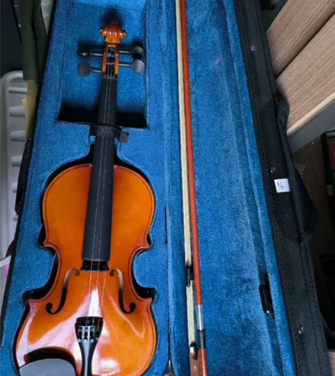 小提琴4/4，少根弦 感兴趣的话点“我想要...