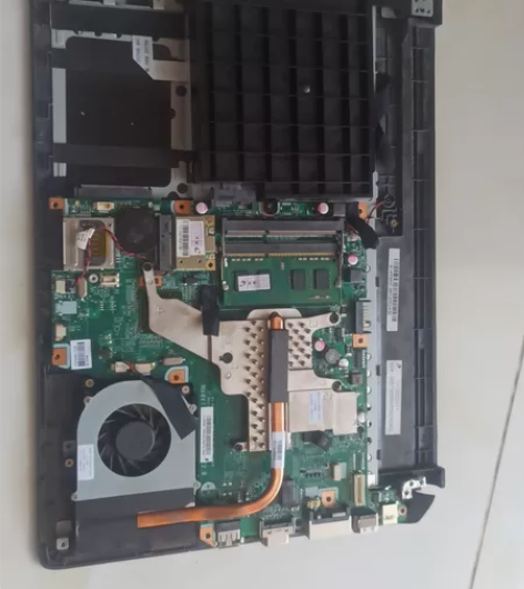 清华同方老笔记本  下半部  硬盘已拆  ...