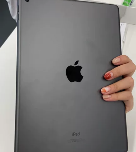 出闲置下来的ipad8代（2020） 95...