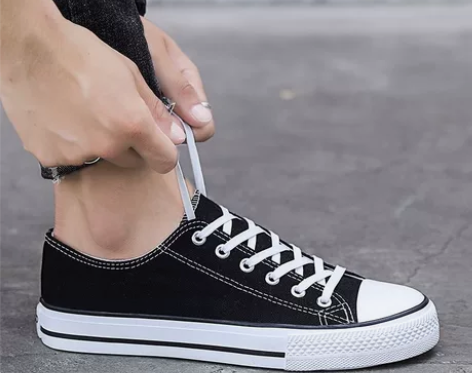 帆布鞋低帮黑色白色 码数全 包邮 全新