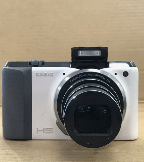 卡西欧ZR800带12级美颜的便携相机,功...