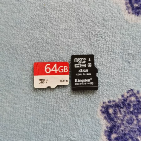 山狗A8，两个内存卡，两个电池，镜头没花，...