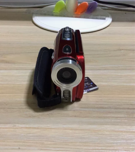 台湾欧达摄像机DDV-V6，干电式4节7号...