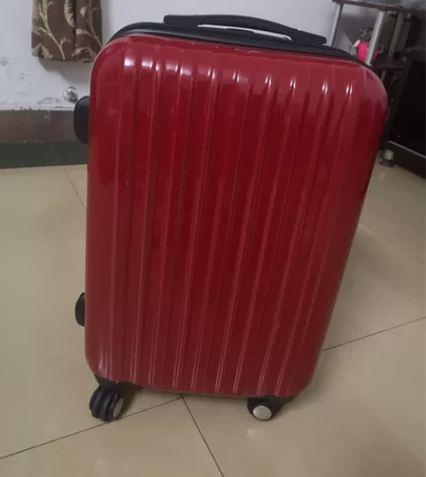 20寸旅行箱 8成新 面交价60元