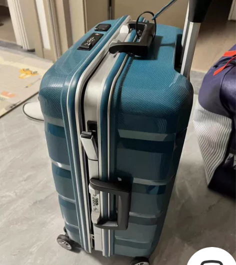 Lucky Club的20寸拉杆箱子 家里...