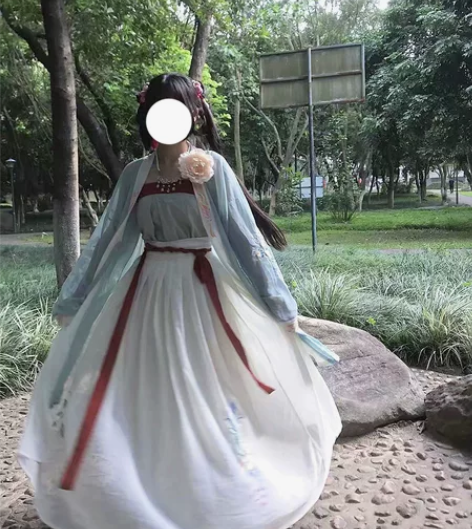 茗月萱原创汉服 他们家的芙蓉呐,穿了几次,...