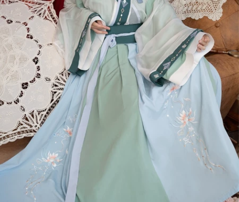 【清梳旗舰店】晋制交领齐腰襦裙三件套 绿色...