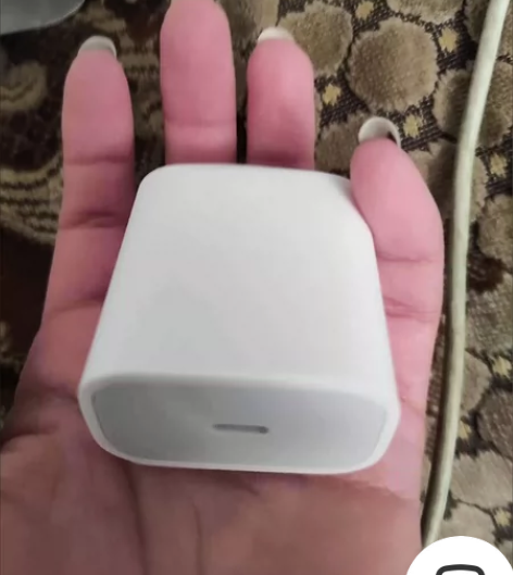 苹果20w充电头 全新未拆封 官网原价14...