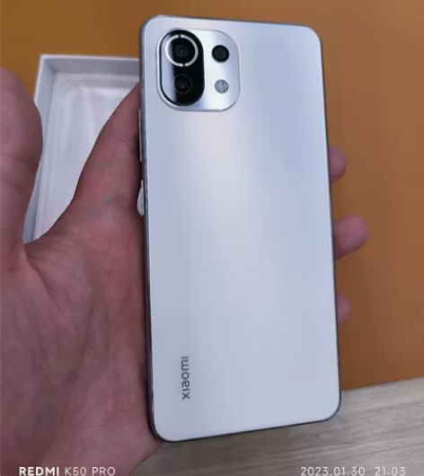 小米11青春 8+128 白色 充电口有磕...