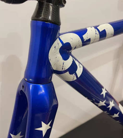 凝冻死飞车架52码 划痕较多车架无大伤 碳...