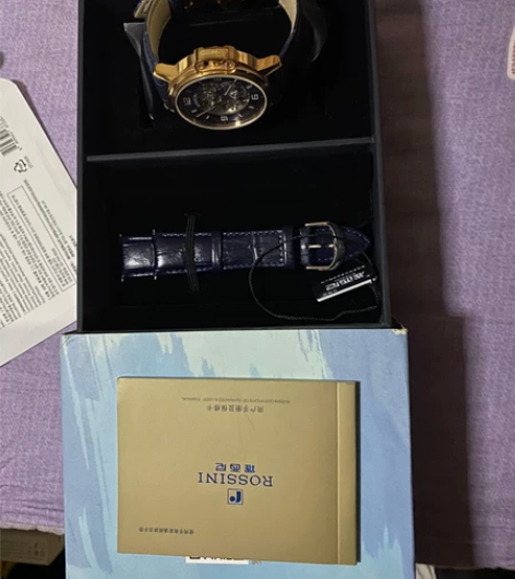 罗西尼勋章系列手表，实体店购入 九成新轻微...