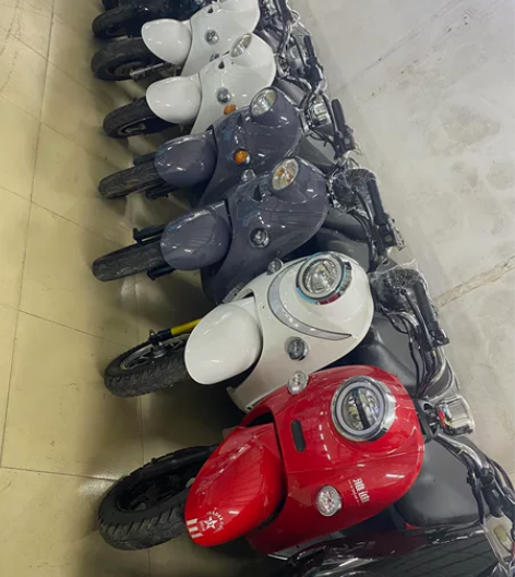 9成新的二手车。是品牌车，爱玛台铃，雅迪小...