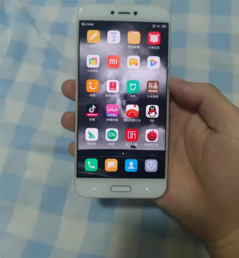 小米5c 3+64 橙色好，屏幕轻微老化，...