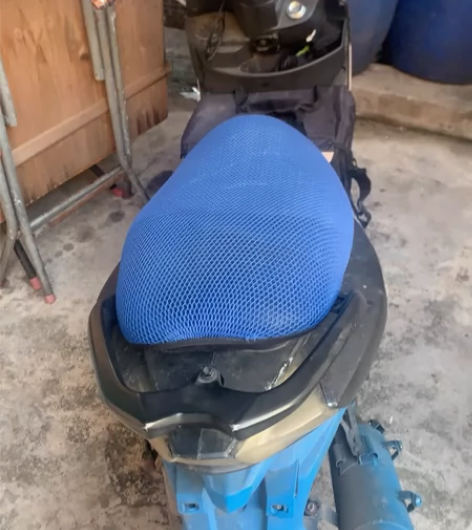 雅马哈摩托车，发动机安静有力！配10升油桶...