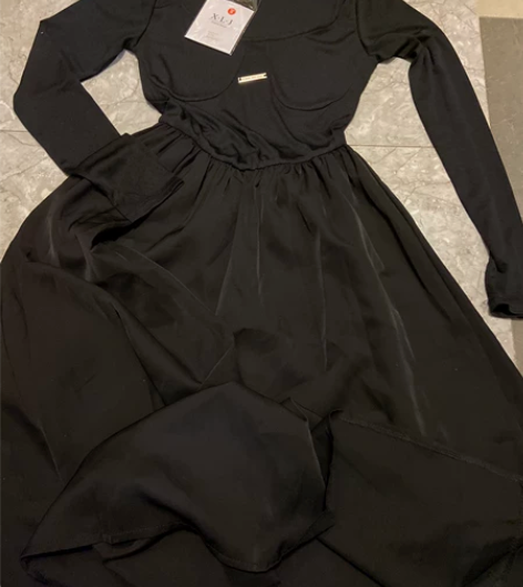 全新S码 法式复古黑色连衣裙女秋新款方领长...