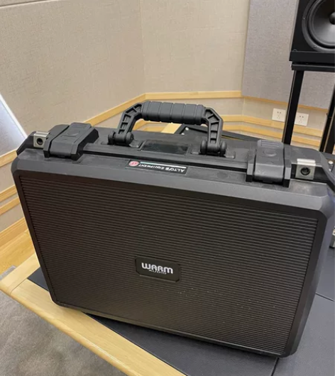 过完年了，再卖一次 Warm Audio ...