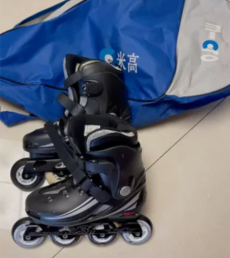 9999新米高轮滑鞋 基本全新米高轮滑鞋！...