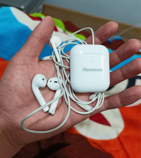 亏本出售纯个人使用苹果原装有线耳机和纽曼蓝...