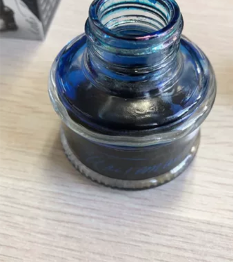 万宝龙托尔斯泰墨水 余量如图应该不足一半的...