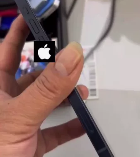 苹果12 64 黑色 国行 右上角磕碰 纯...