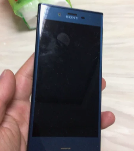 索尼闲置手机，能开机，刷抖音，型号F833...