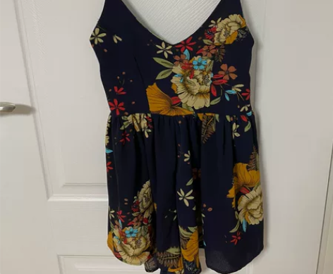 度假穿旅游穿的露背连衣裙裤！只穿了拍过一次照片而已！ 感兴趣...