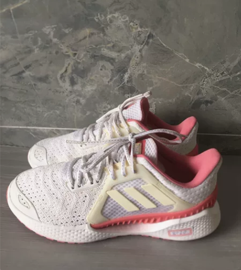 二手正品阿迪轻便透气休闲运动鞋38码  保...