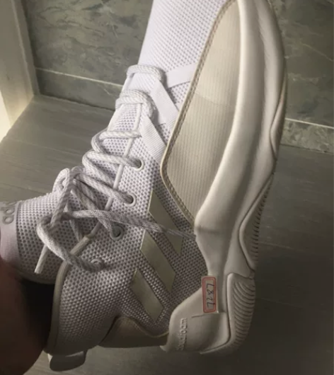 二手正品阿迪44.5码透气休闲运动鞋  保...