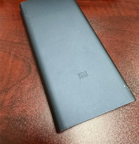 个人闲置小米品牌移动电源 10000毫安平...