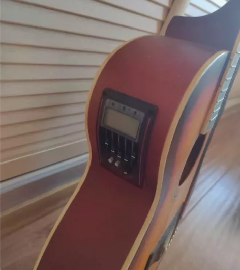 吉他，买了几年了，几乎没用过，新的差不多，...