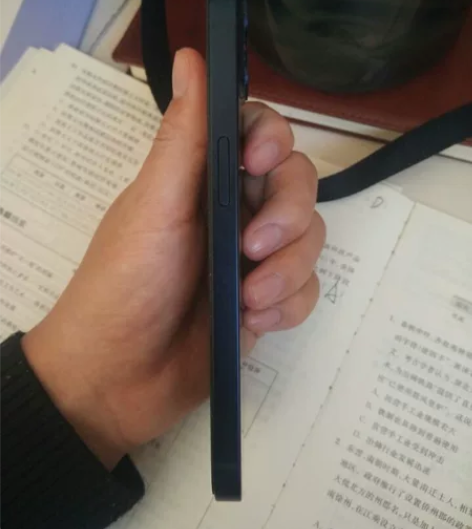 本人非常爱惜，99新，在保，相换小米13打...