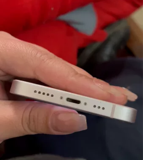 苹果13。仅自提 无碰撞。轻微掉漆。店里给...