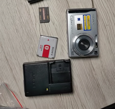 #数码装机控 出个ccd索尼成色不错配件齐...