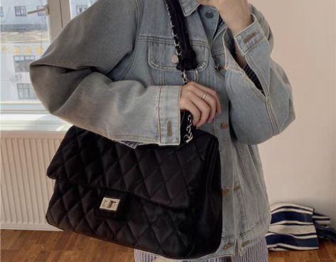 转卖果柠莞尔 女士包 感兴趣的话点“我想要...