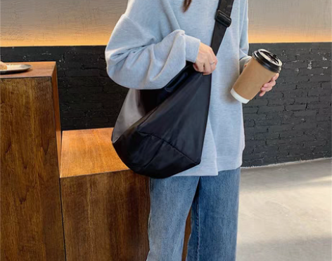 转卖果柠莞尔 女士包 感兴趣的话点“我想要...