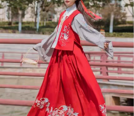 五五年（婉如）原创明制交领齐腰袄裙刺绣汉服...