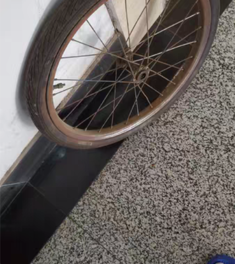 自行车前轮,轮径20的,飞鸽车的,闲置 感...