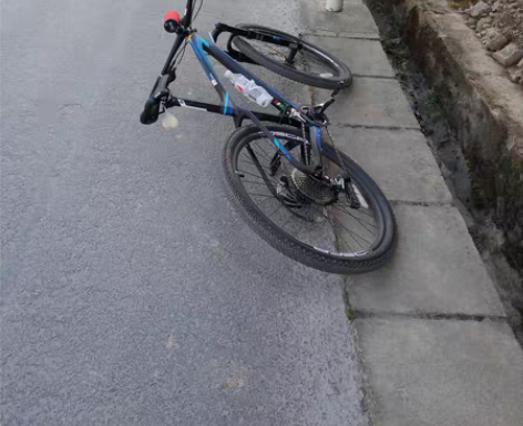 Java碳山地，22速，九九新，买来没时间...