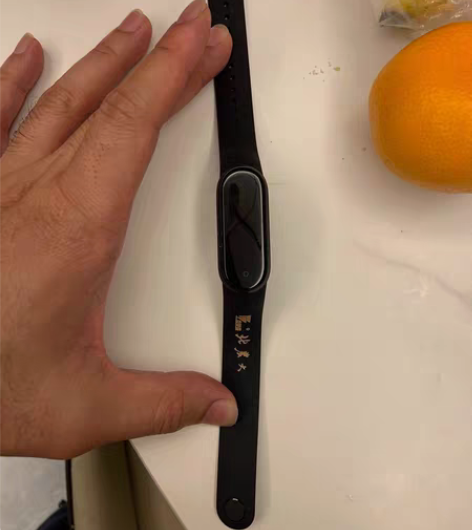 闲置的小米手环5,有轻微划痕,功能正常,便...